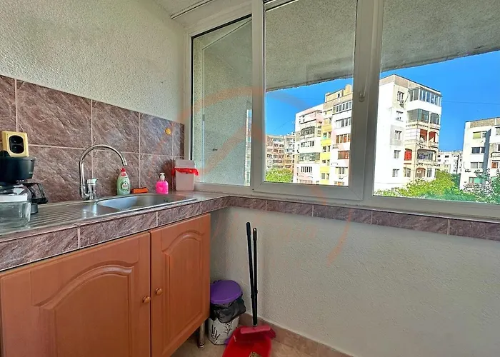 Cozy Near Sea Garden Apartment *